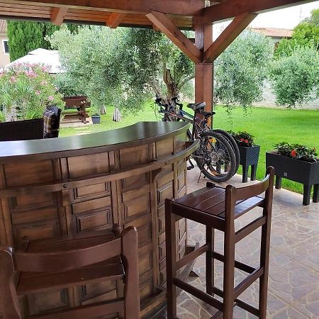Relax Green House Ровінь Екстер'єр фото