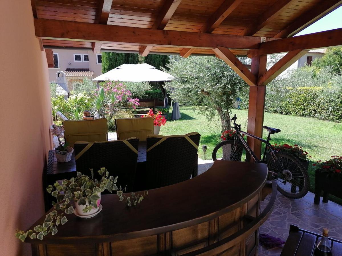 Relax Green House Ровінь Екстер'єр фото