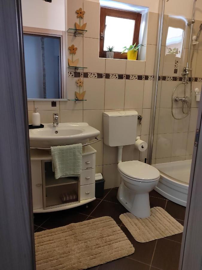 Relax Green House Ровінь Екстер'єр фото